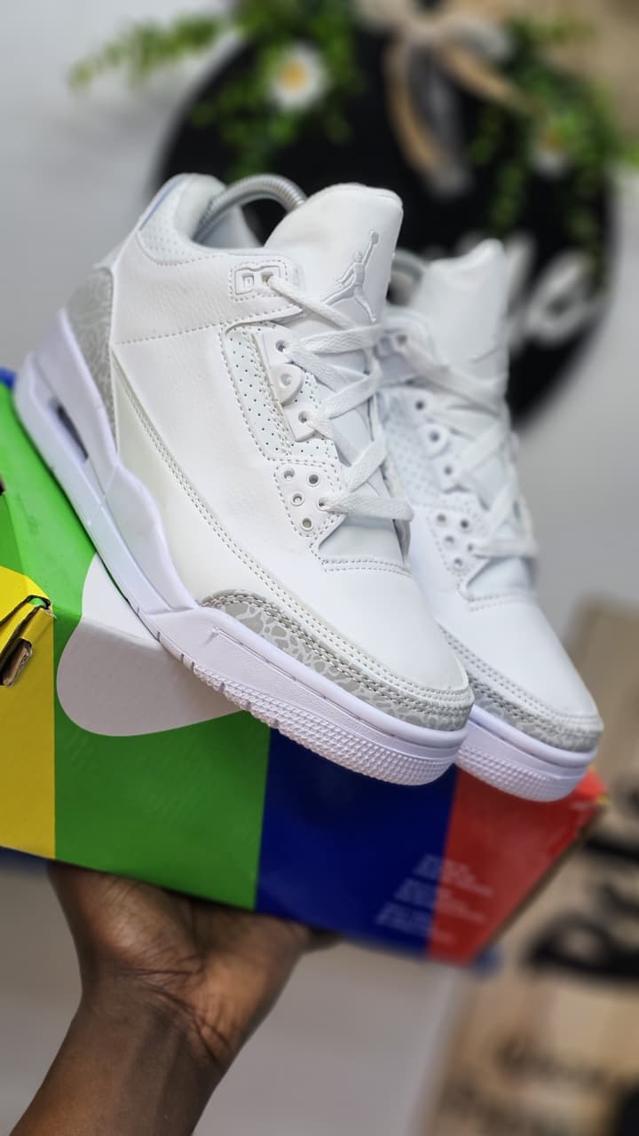 Air jordan  3's white