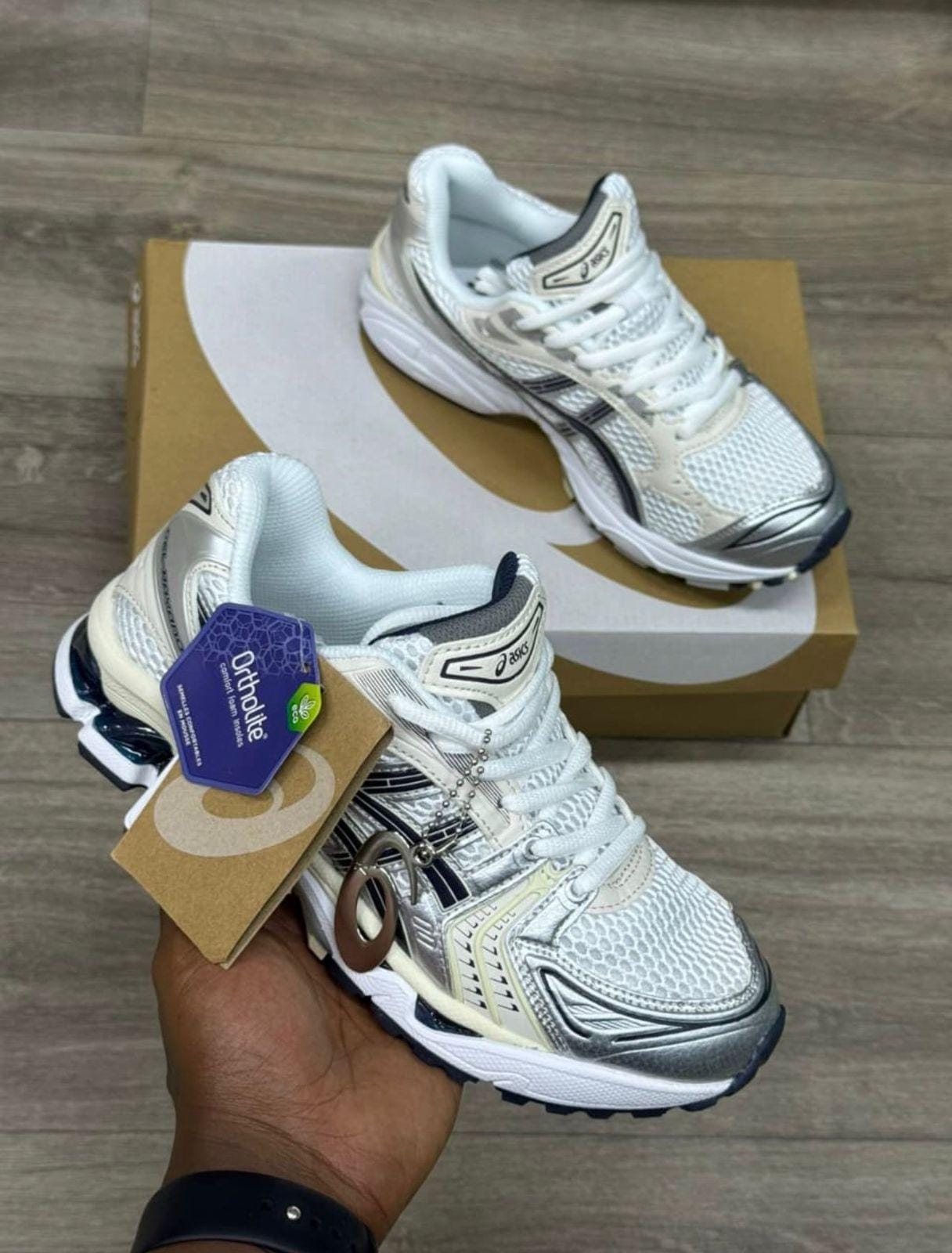Asics  Gel grey accent
