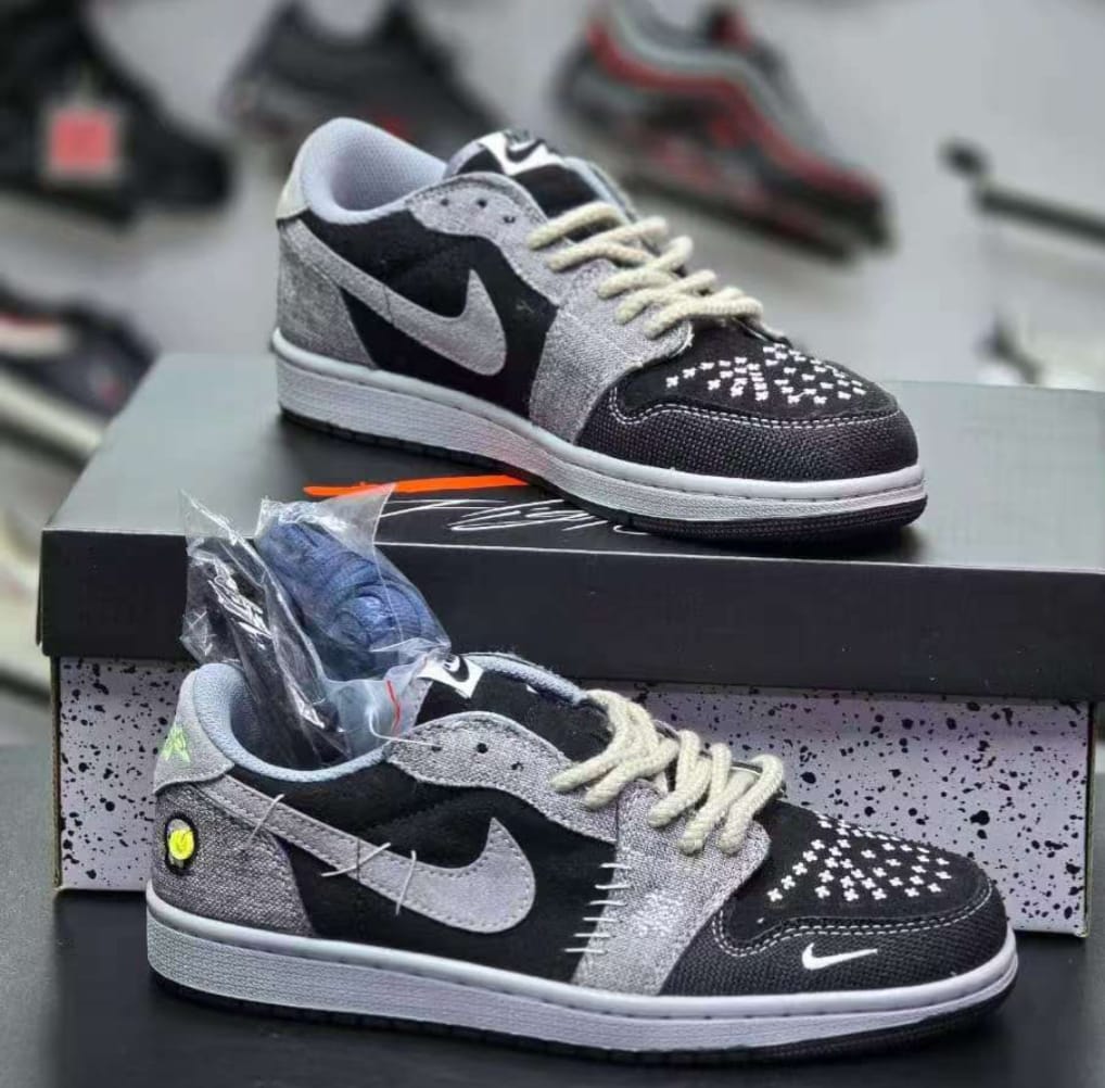 Nike SB dunk lowscuts Voodoo