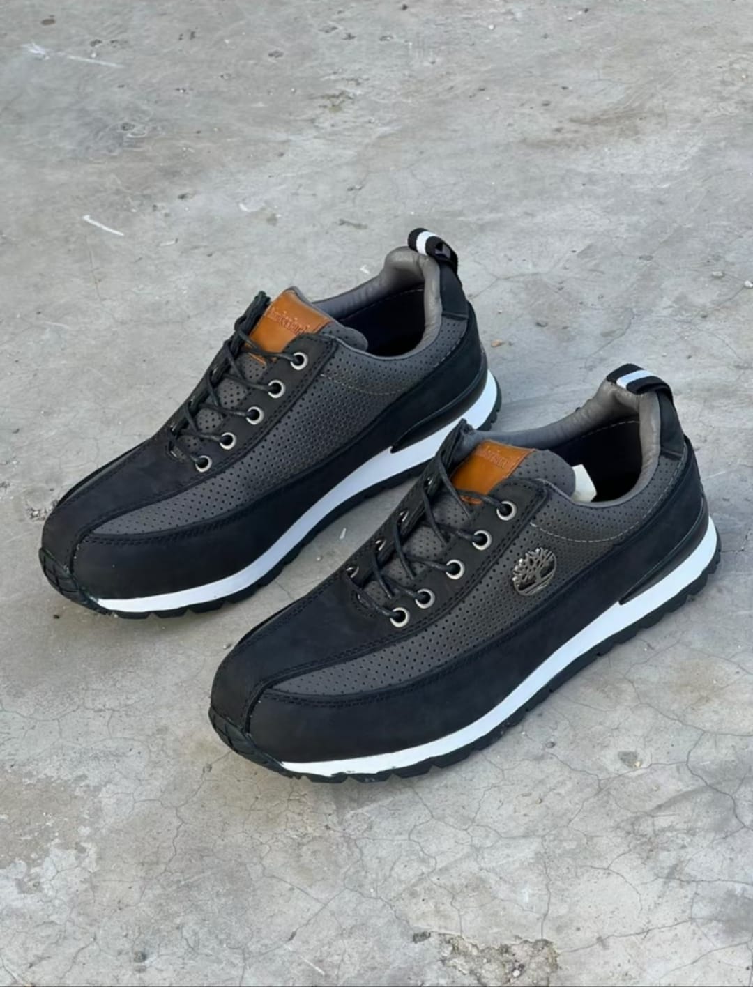 Timber sport black and grey