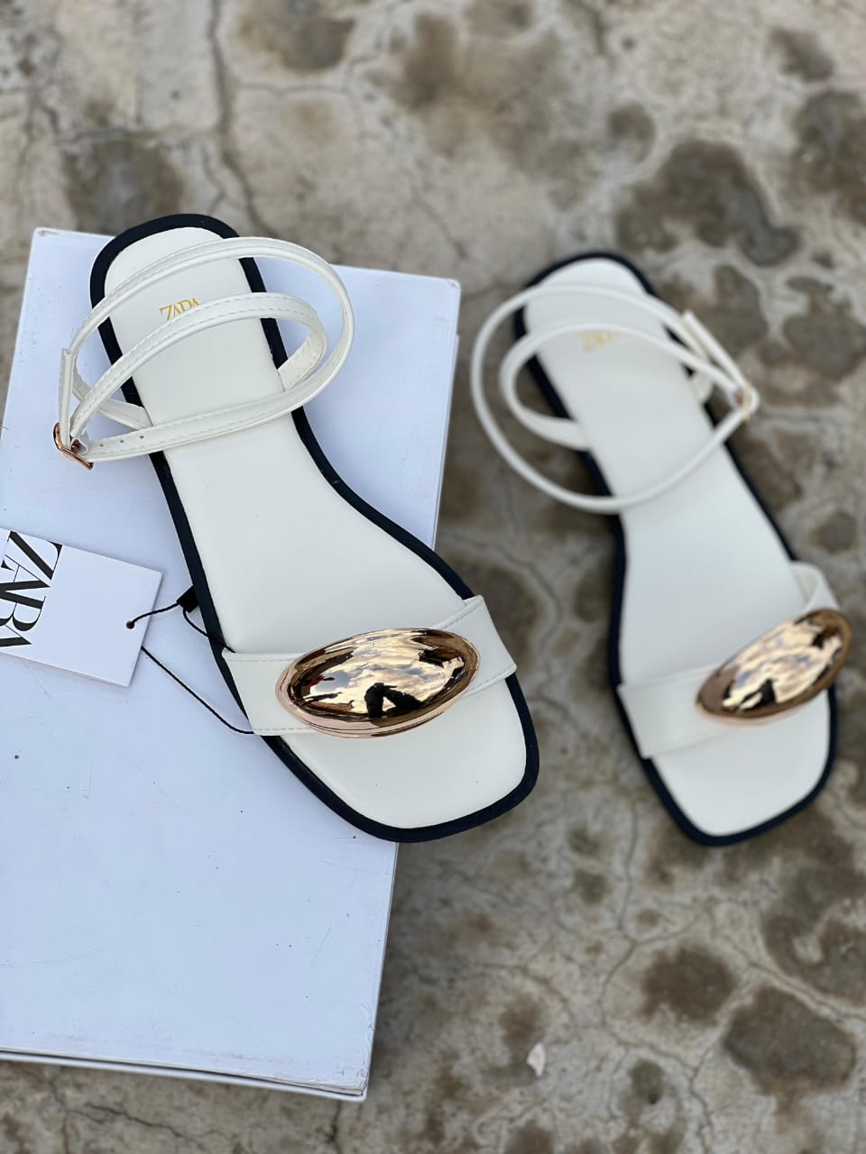 (ZARA) ANKLESTRAP SANDALS White