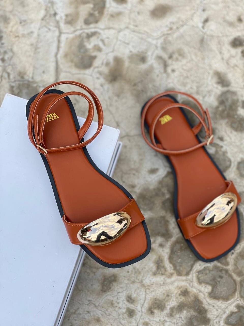 (ZARA) ANKLESTRAP SANDALS Brown
