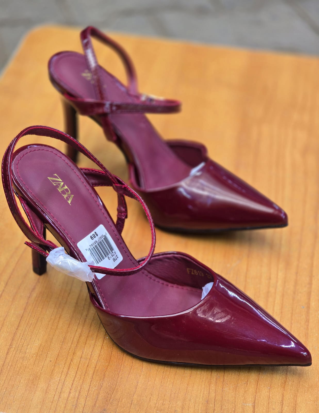 Zara Burgundy (glossy finish)
